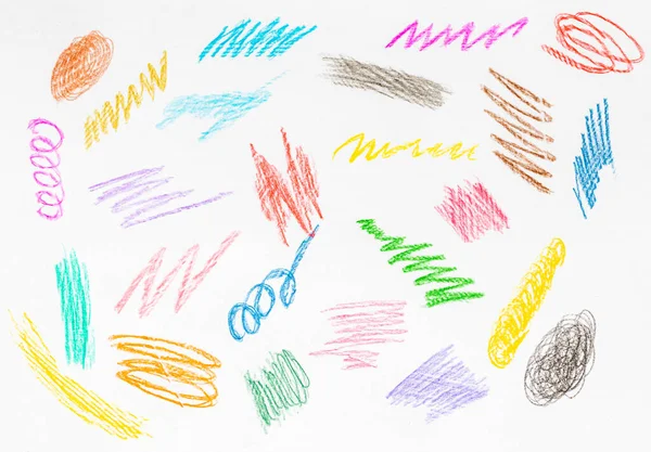 Zeichnen Mit Buntstiften Kinder Malen Auf Einem Blatt Papier lizenzfreie Stockbilder