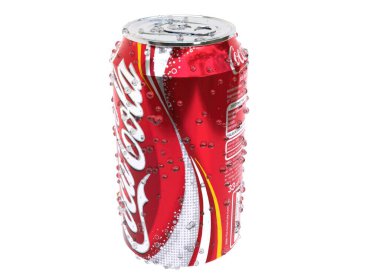 KYIV, UKRAINE - Mayıs. 8, 2024: 3d hafif arkaplanda alüminyum Coca Cola kutusu. 3d hazırlayıcı.