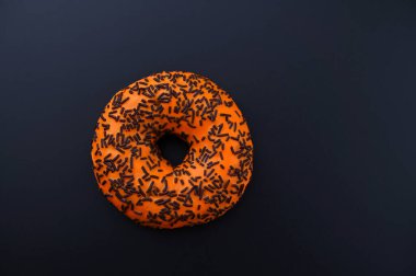 turuncu donut siyah arkaplanı kapat, boşluğu kopyala