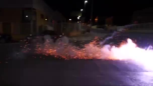 Wideo Spalania Eksplozji Błyskami Ognia Iskrami Dymem Ognia Dźwiękami Klaskania — Wideo stockowe