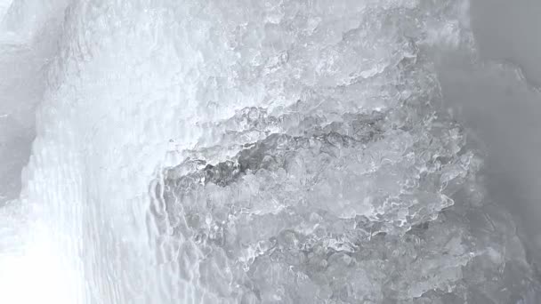 Makrovideo Von Schmelzendem Schnee Und Eis Unter Einem Schönen Muster — Stockvideo