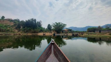 Ruanda 'nın çeşitli bölgeleri ve köylerindeki manzaraların ve çamurlu evlerin harika ve çok güzel resimleri.