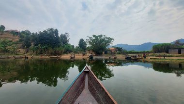 Ruanda 'nın çeşitli bölgeleri ve köylerindeki manzaraların ve çamurlu evlerin harika ve çok güzel resimleri.