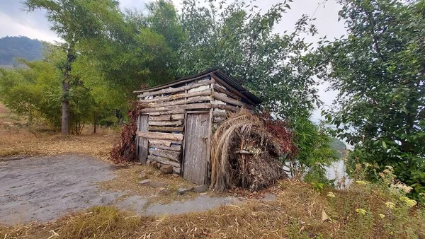 Ruanda 'nın çeşitli bölgeleri ve köylerindeki manzaraların ve çamurlu evlerin harika ve çok güzel resimleri.