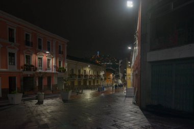 İsveç 'teki Stockholm şehrinin gece manzarası