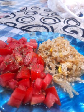 Arjantin 'de yemek hazırlama. Tercihen Arjantinliler, makarna, sos ve birçok çeşni içeren sıcak yemekler hazırlamayı severler..