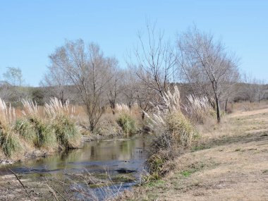 Arjantin 'deki gizli kasabaları keşfetmek, hayatın daha sakin bir temposunu soluyabilir ve gelenek ve konukseverliğin hala devam ettiği doğayla bağlantı kurabilirsiniz..