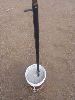 Eylemdeki Yenilenme: Boşlukları Dönüştürme, Hayal Oluşturma Yıkımdan canlı yeni bir ev yaratmaya kadar yenileme sürecinin her adımını yakalıyor. Bu görüntüler, eski bir uzayın nasıl olasılıklarla ve konforla dolu bir yer olabileceğini gösteriyor..