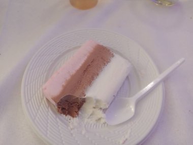 Arjantin 'in en ikonik yemekleri arasında bir gastronomik yolculuk. Renkler, dokular ve sunumlar her öğünü bir başyapıta dönüştürüyor. Tüm duyularını fetheden karşı konulmaz gıdalar..