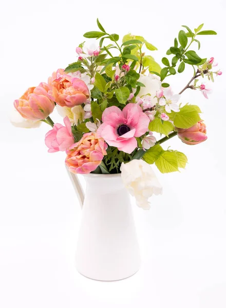 Elegante Bouquet Misto Primavera Color Pastello Sfondo Bianco Con Spazio — Foto Stock