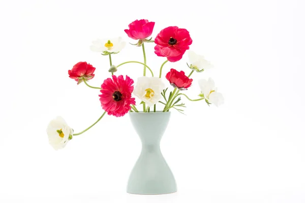 Elegante Bouquet Primavera Ranuncolo Misto Vaso Bianco Sfondo Bianco Lattughe — Foto Stock