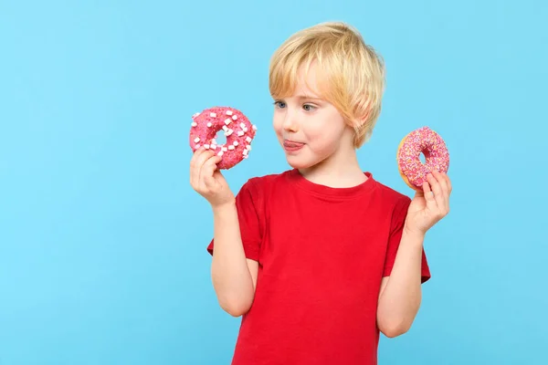 Cute Little Boy Blond Hair Freckles Having Fun Glazed Donuts — Stock Photo, Image