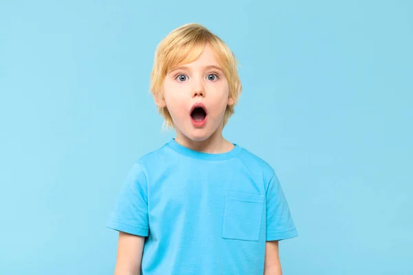 Wow Portrait Shocked Cute Little Boy Blond Hair Pastel Blue — Stock Photo, Image