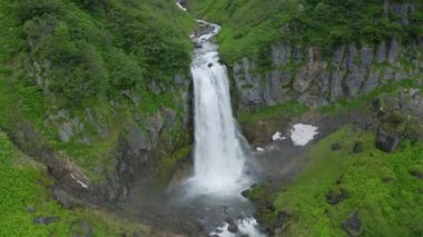 Kamçatka, Rusya 'daki Sakin Şelale' nin hava görüntüleri.