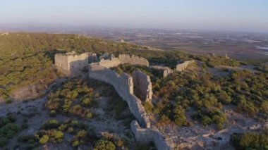 Antalya bölgesinde Antik Şehir Silyon 'un günbatımında çekilmiş havadan yakut görüntüleri