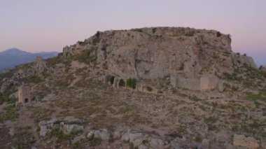 Antalya bölgesinde Antik Şehir Silyon 'un günbatımında çekilmiş havadan yakut görüntüleri