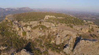 Antalya bölgesinde Antik Şehir Silyon 'un günbatımında çekilmiş havadan yakut görüntüleri