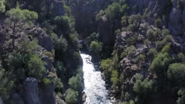 Imagens Aéreas Drones Rios Montanha Com Cachoeiras Atravessando Canyon Koprulu — Vídeo de Stock