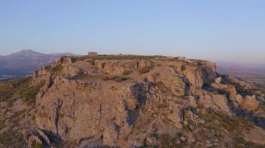 Antalya bölgesinde Antik Şehir Silyon 'un günbatımında çekilmiş havadan yakut görüntüleri