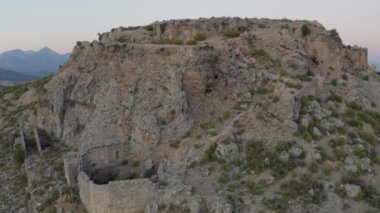 Antalya bölgesinde Antik Şehir Silyon 'un günbatımında çekilmiş havadan yakut görüntüleri