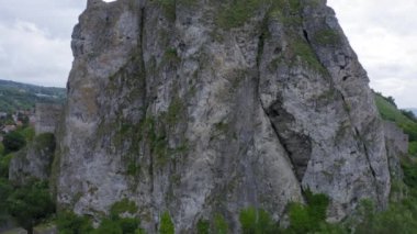 Bratislava, Slovakya yakınlarındaki Devin kalesinin insansız hava aracı görüntüleri.