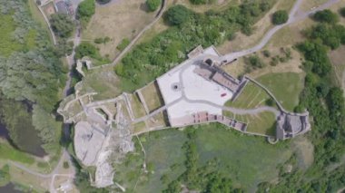 Bratislava, Slovakya yakınlarındaki Devin kalesinin insansız hava aracı görüntüleri.