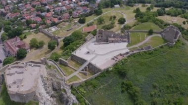 Bratislava, Slovakya yakınlarındaki Devin kalesinin insansız hava aracı görüntüleri.