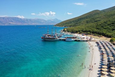 Arnavutluk 'un bazı sahilleri 