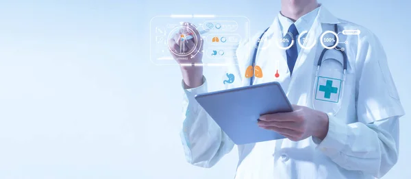 Sanal gerçeklik teknolojisi doktorlar tarafından hastalıklı bir vücudu incelemek için kullanılıyor. Yüksek teknolojili simülasyonlar doktorları hayati tehlikelere ve insan organlarına sürüklüyor..
