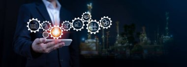 Teknoloji ve yenilikle akıllı endüstriyel gelecek. Küresel işletmeler için enerji, petrol, rafineri ve sanayi hizmetlerini optimize etmek için akıllı telefon ve dijital vites kullanmak.