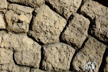 Beton harç taşlı taş duvar