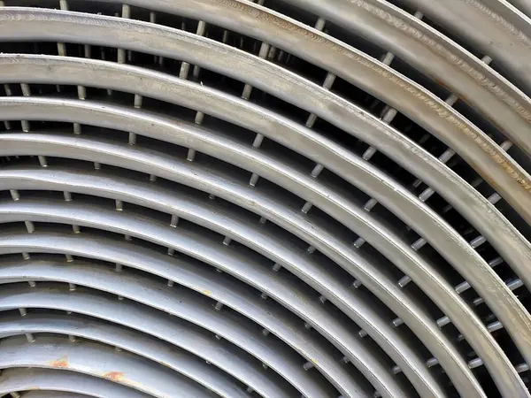 Paslanmaz çelik spiral ısı değiştirici, ısı transferini arttıran ve endüstriyel uygulamalardaki performansı artıran karmaşık bir tasarıma sahiptir..