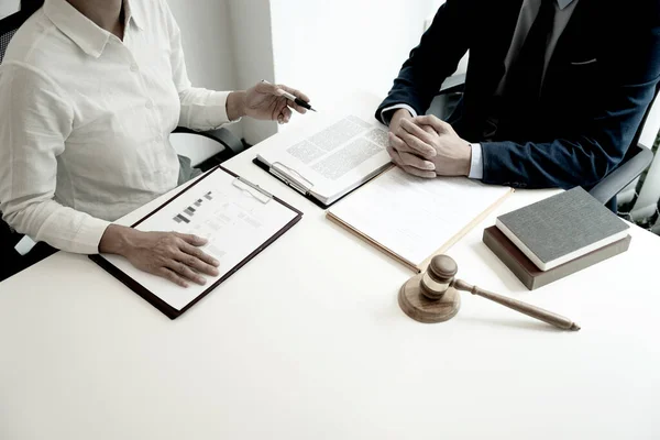 Lawyers Team Meeting Law Documents Negotiating Contact Law Firm Justice — Stock Photo, Image