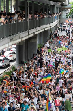 Siyam Meydanı İş Dünyası C 'de Onur Ayı' nın ilk gününde geçit töreni