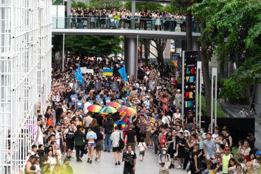 Siyam Meydanı İş Dünyası C 'de Onur Ayı' nın ilk gününde geçit töreni