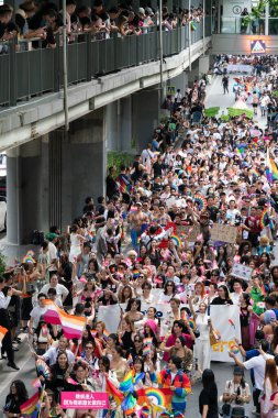Siyam Meydanı İş Dünyası C 'de Onur Ayı' nın ilk gününde geçit töreni