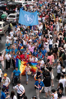 Siyam Meydanı İş Dünyası C 'de Onur Ayı' nın ilk gününde geçit töreni
