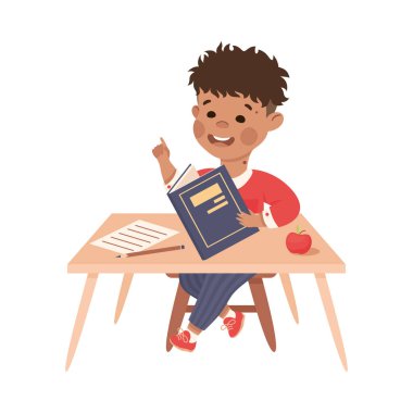 Küçük Öğrenci Masa ve Okuma Kitabı İlköğretim Vektör İllüzyonuna Bağlandı. Masadaki Küçük Çocuk, Öğrenme Süreci Konsepti Olarak Sınıfta Dersler Hakkında Bilgi Ediniyor