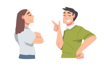 Kendine güvenen genç adam ve kadın ellerinin kalçalarında durarak gururunu ifade ediyor. Kibirli İfadesi Olan Gururlu Erkek ve Kadın