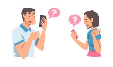 Genç Adam ve Kadın Karakteri Smartphone Vector Set 'te İnternet Arama Sistemi kullanarak Soru Soruyor. Ağ Tarayıcı Konseptinde Yanıt Arayan Erkek ve Kadın