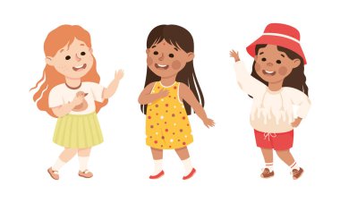 Küçük kız ayakta dikiliyor ve Dost Canlısı İletişim Vector Set 'ine bağlanmış biriyle konuşuyor. Tatlı Çocuk Haberleri Paylaşıyor ve Muhabbet Konseptiyle Eğleniyor