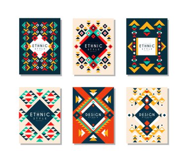 Etnik tarz kart şablonları ayarlandı. Parlak geometrik pankart, broşür, poster, kapak, broşür tasarımı, beyaz üzerine izole edilmiş vektör çizimi