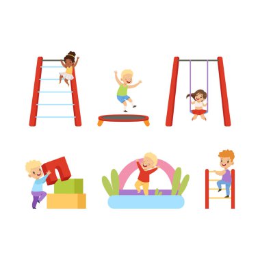 Oyun parkında oynayan küçük çocuklar farklı etkinlik vektörlerine bağlandı. Mutlu Çocuklar Oynuyor ve Dışarıda Eğleniyor