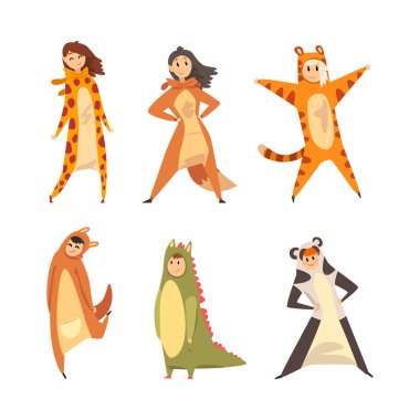 Erkek ve Kadın Tulum Giymiş Çeşitli Hayvan Vektör Seti 'ni temsil ediyor. Mutlu Erkek ve Kadın Tulum Giyiyor veya Kigurumi Kostüm Karakteri Konsepti