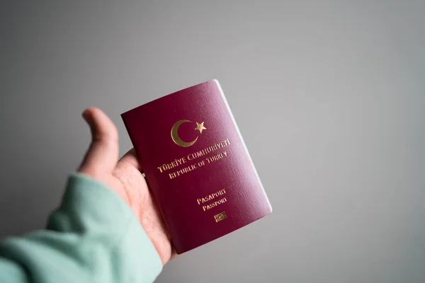 Turks Rode Standaard Paspoort Voor Internationale Reizen — Stockfoto