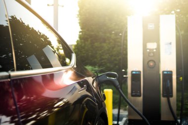 Sürdürülebilir Ulaşım Kucaklama Daha Temiz Bir Gelecek İçin Elektrikli Araba Ücreti