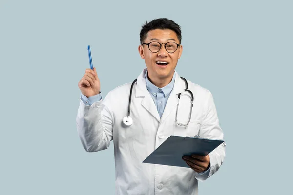 Inspired Middle Aged Chinese Male Doctor White Coat Glasses Tablet — Stock Photo, Image