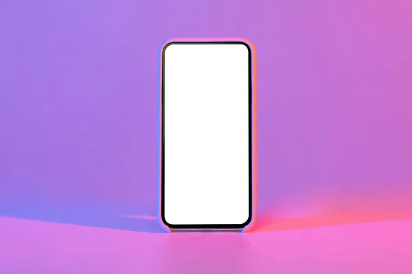 Beyaz Ekranlı Telefon Ekranı Modern Cep Telefonu Neon Stüdyo Arka — Stok fotoğraf