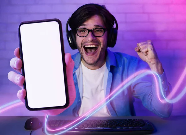 Emotional Young Man Wearing Glasses Gamer Sitting Desk Front Keyboard — Stock Photo, Image