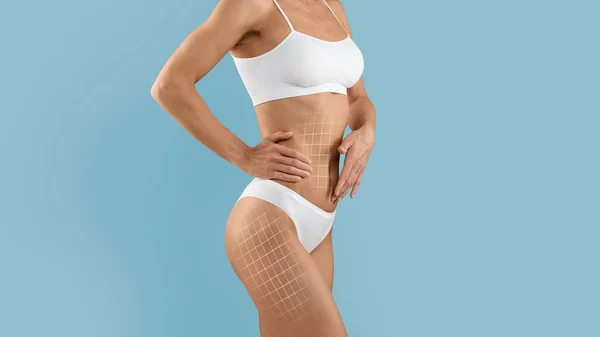 Vücut Heykelciliği Beyaz Çamaşırlı Sıska Kadın Mavi Arka Planda Izole — Stok fotoğraf